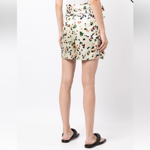 Silvia Tcherassi
watercolour-print silk shorts - Picture 2 of 7